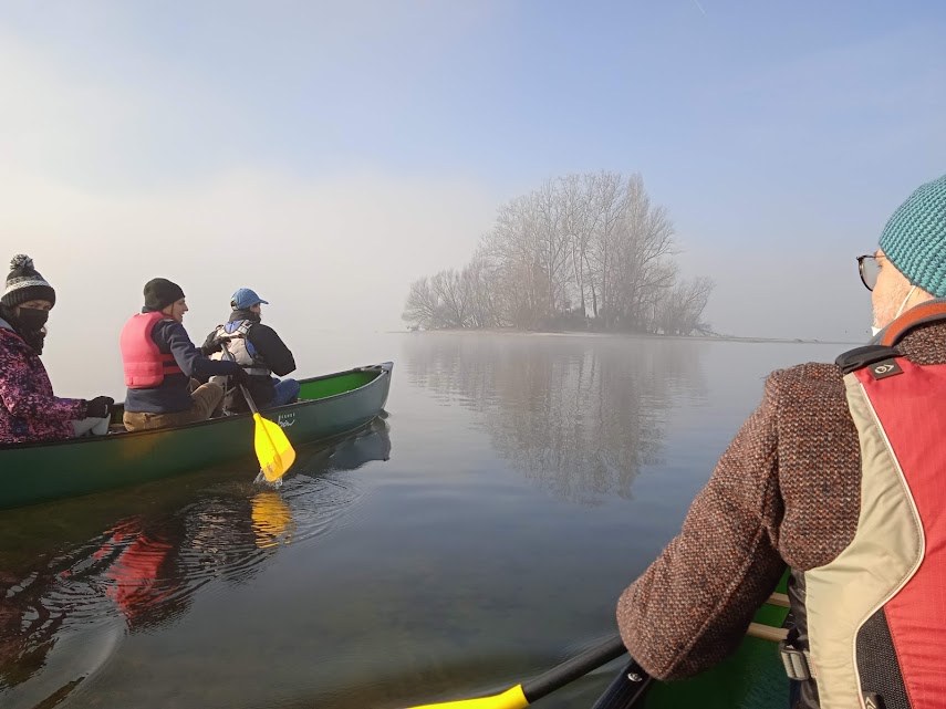 Canadian canoe tour off Angera on Lake Maggiore